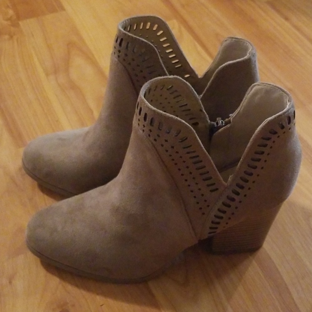 Derek Heart booties